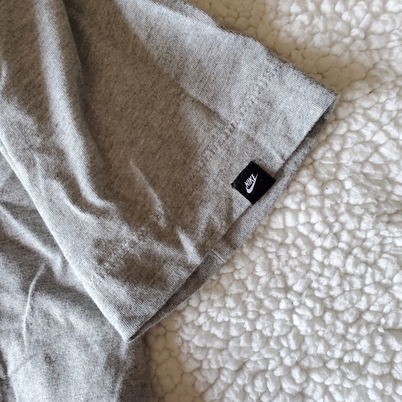 Nike Crop Crew Neck Size Small - Picture 3 of 4